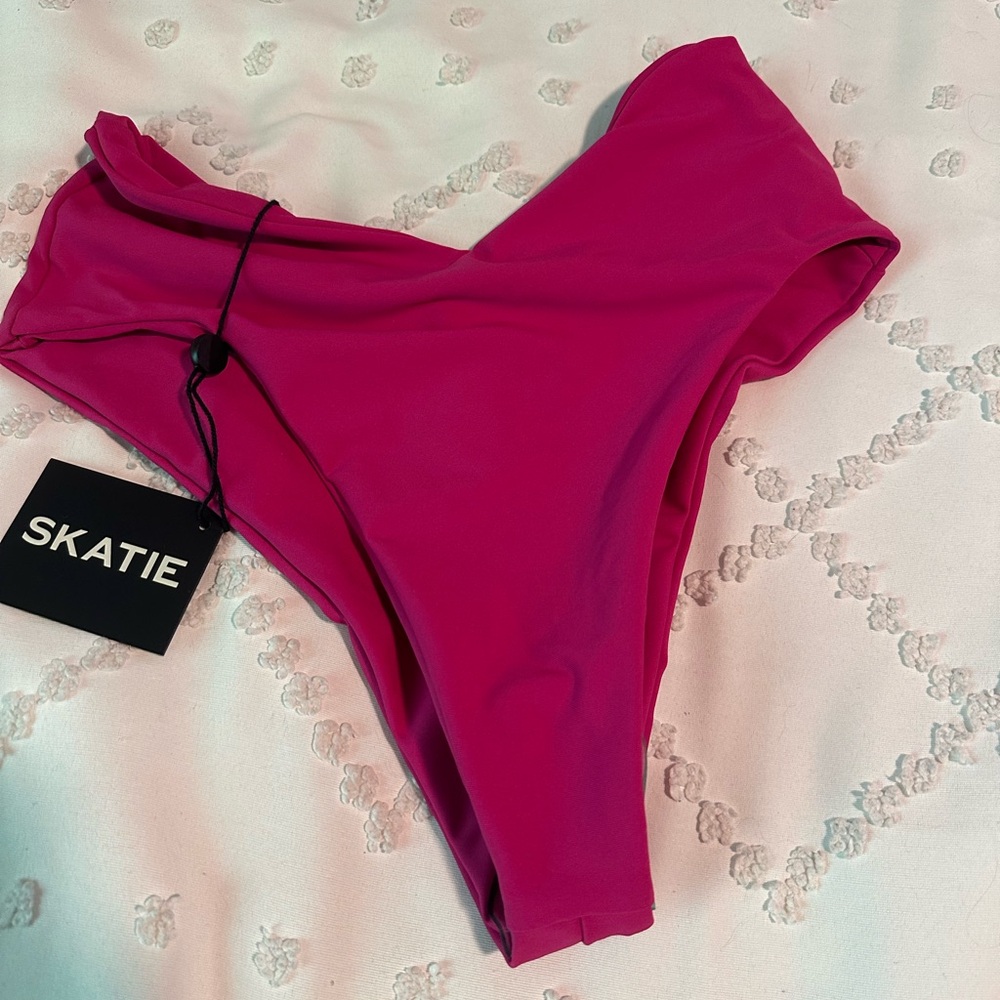 Skatie Melly bottom Fuchsia